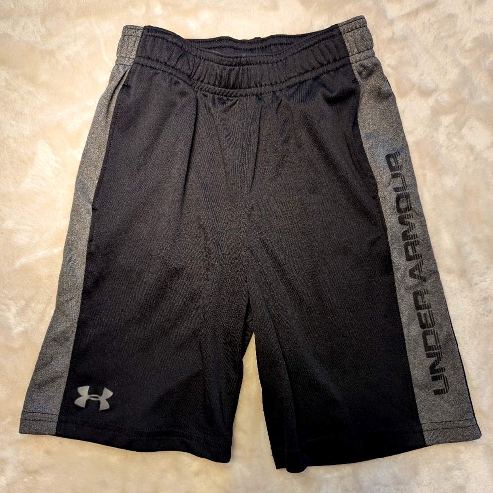 Under Armour Boys Shorts Size 6